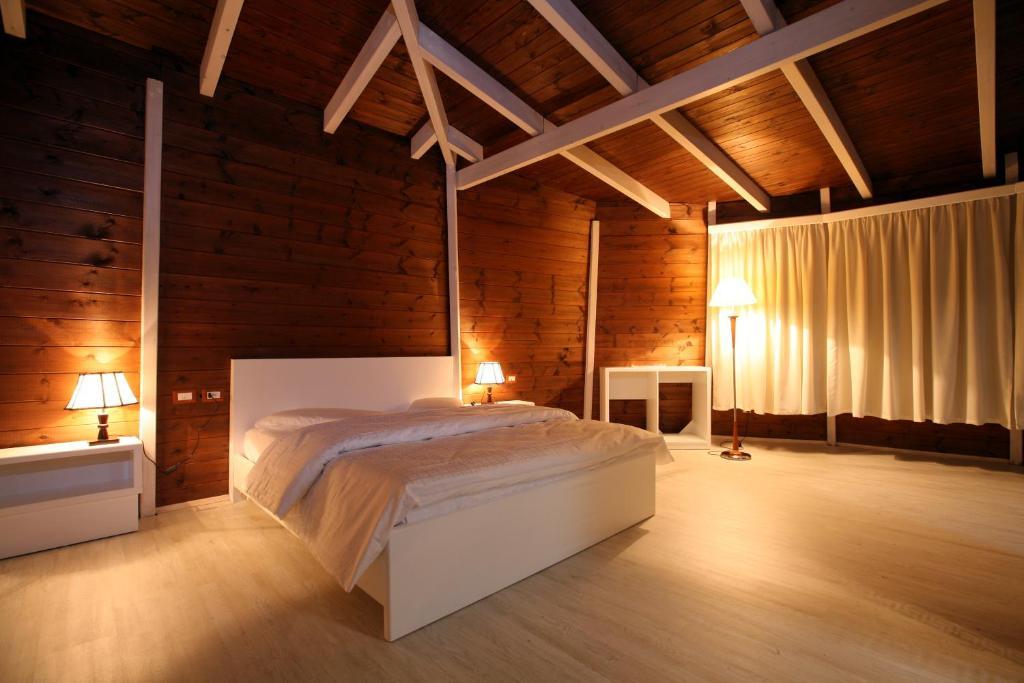 Hotel Kastria Тирана Екстериор снимка