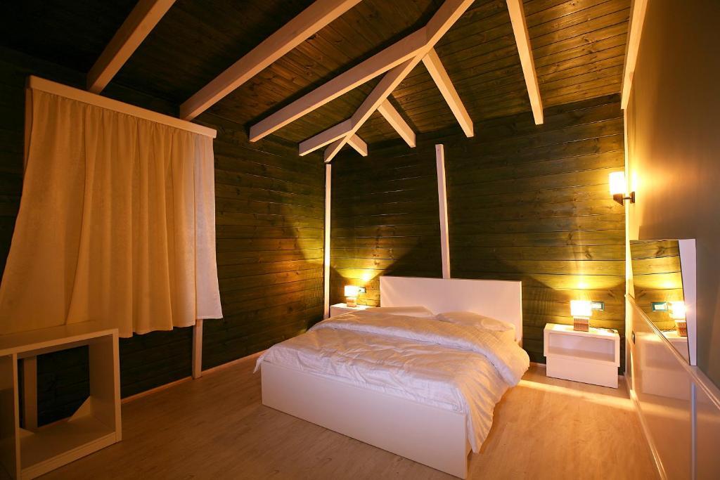 Hotel Kastria Тирана Екстериор снимка