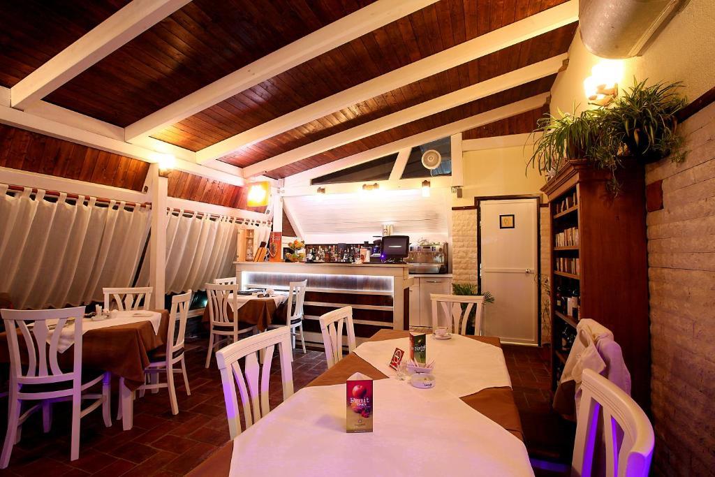 Hotel Kastria Тирана Екстериор снимка