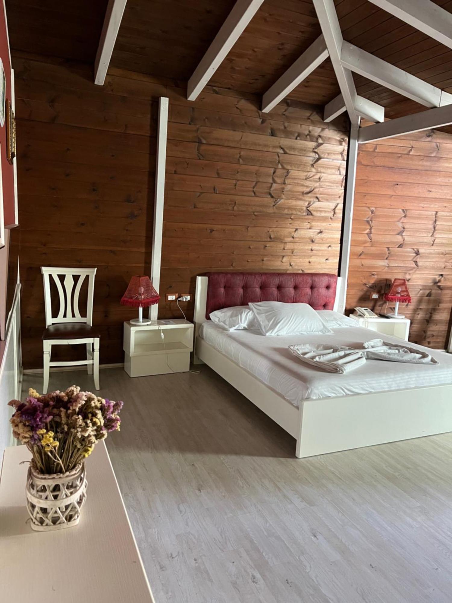 Hotel Kastria Тирана Екстериор снимка