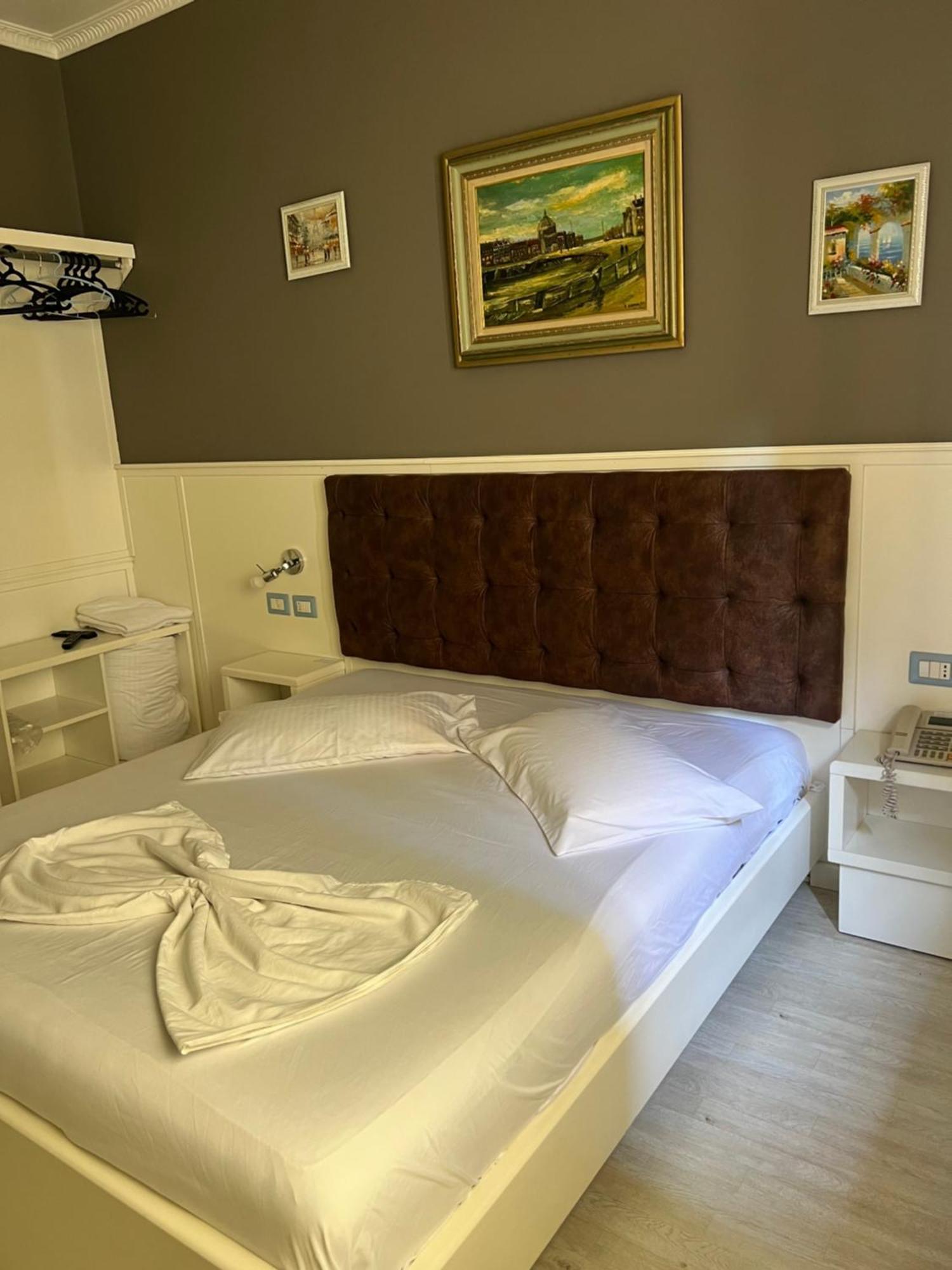 Hotel Kastria Тирана Екстериор снимка