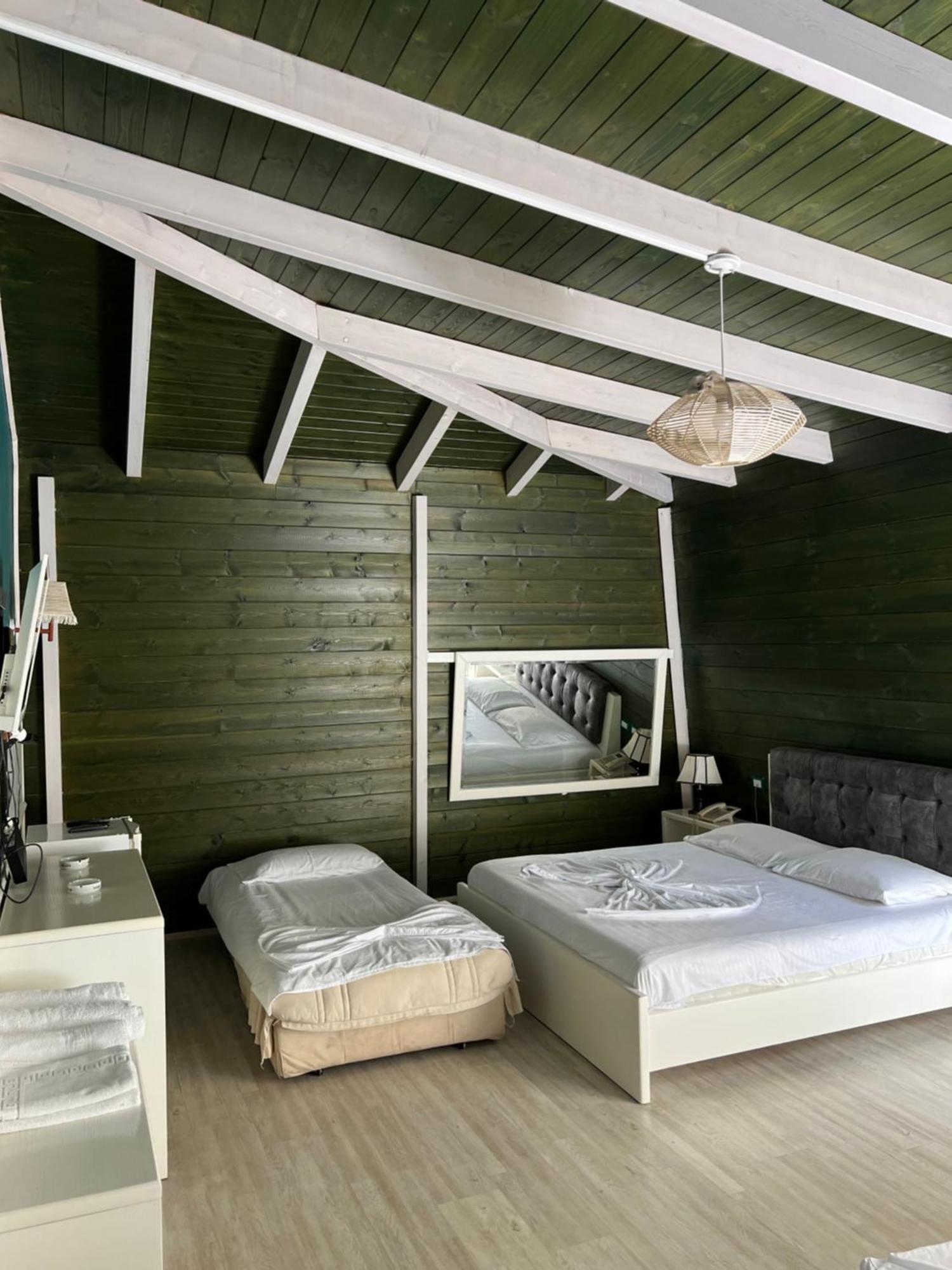 Hotel Kastria Тирана Екстериор снимка