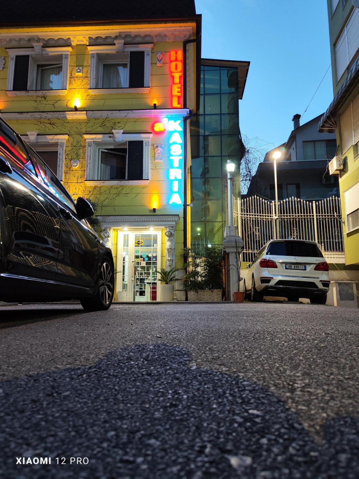 Hotel Kastria Тирана Екстериор снимка