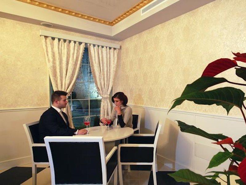 Hotel Kastria Тирана Екстериор снимка