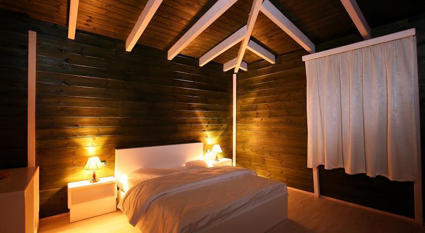 Hotel Kastria Тирана Екстериор снимка