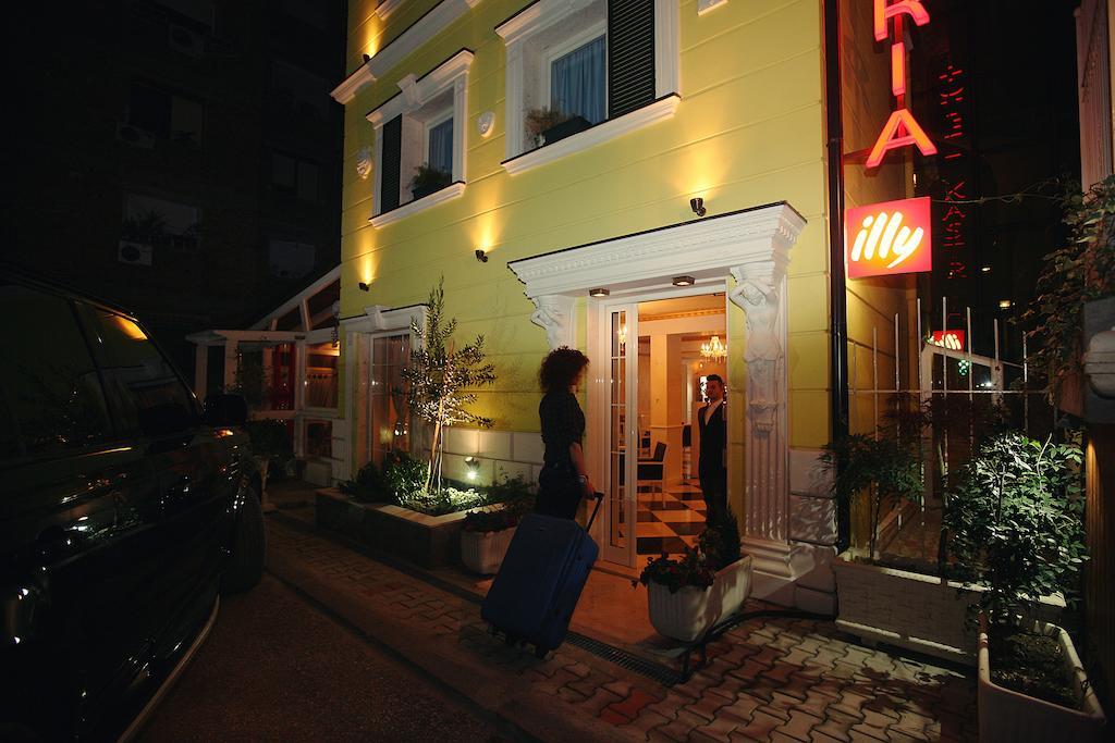 Hotel Kastria Тирана Екстериор снимка