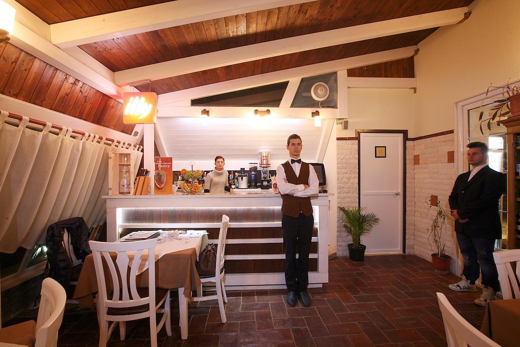 Hotel Kastria Тирана Екстериор снимка